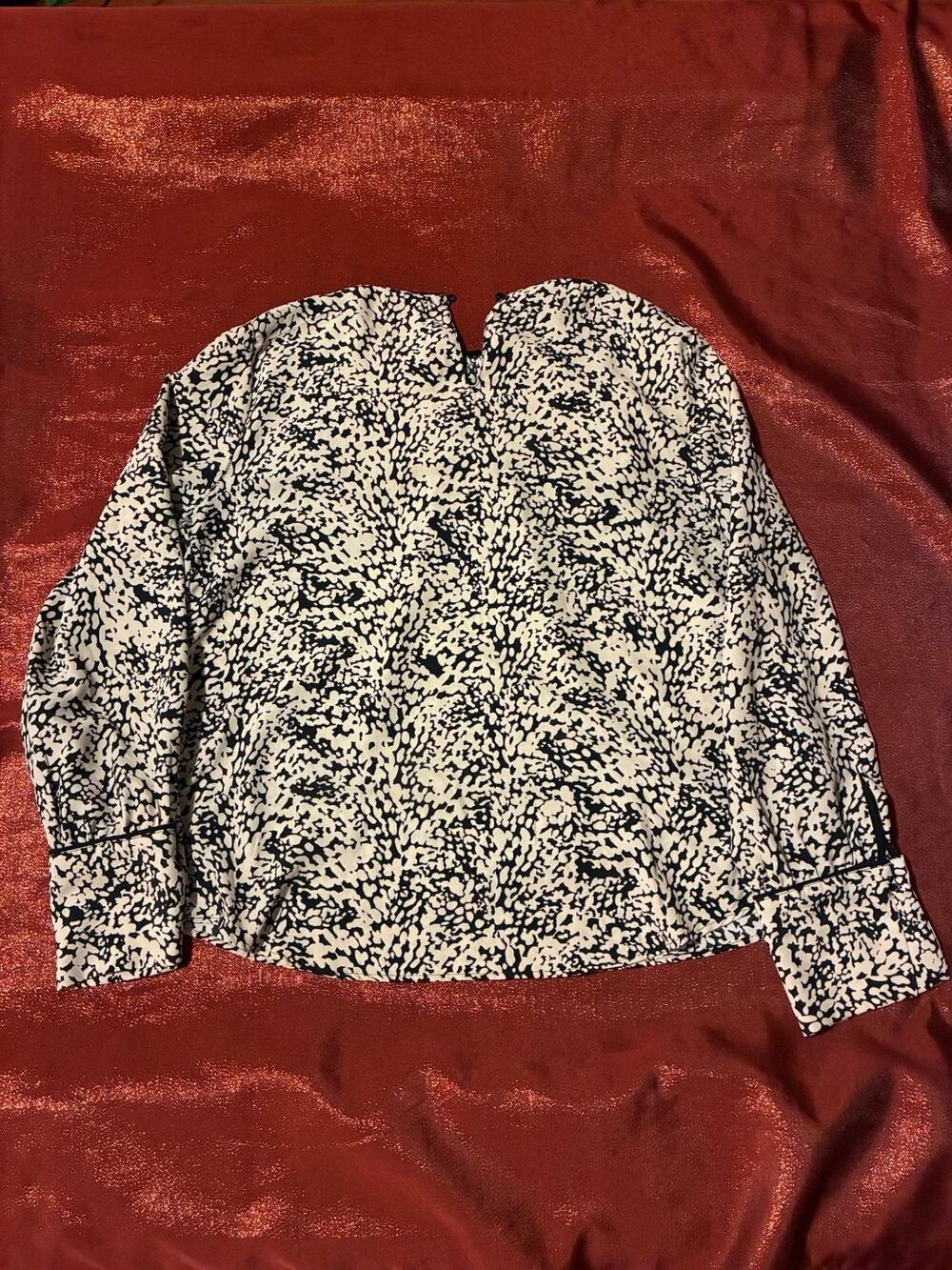 Zara Basic Blouse Womens M Black White Abstract Print Long Sleeve Top Piped Cuff